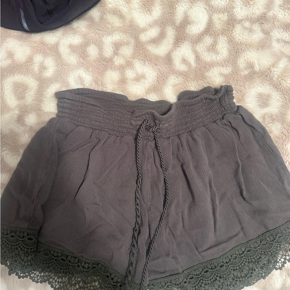 Mudd Women's Charcoal Lace Trim Shorts